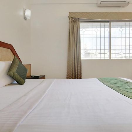 Treebo Trend President Suites Бангалор Экстерьер фото